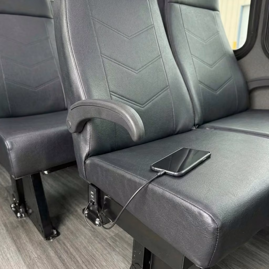 manhattan beach 15 passenger minibus usb charging