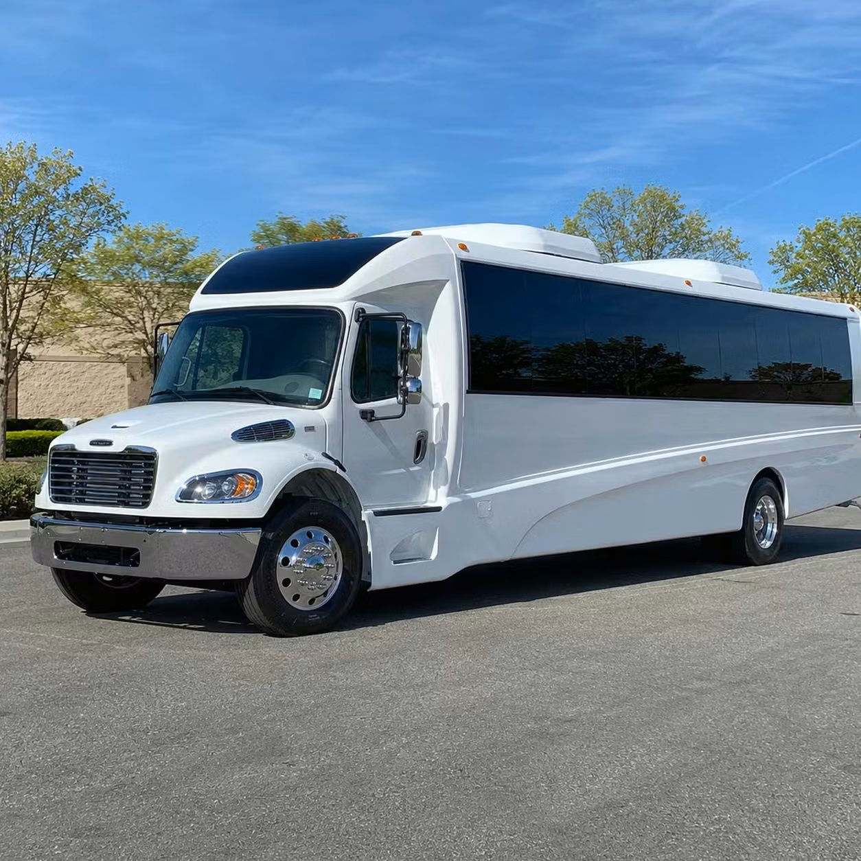 manhattan beach 28 passenger minibus rental