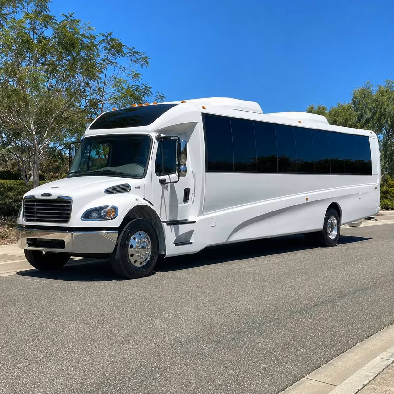 manhattan beach 35 passenger minibus rental