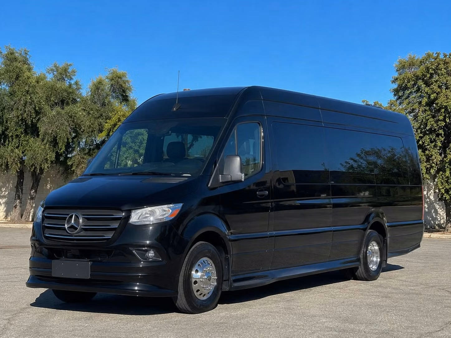 manhattan beach bus rental options for every group size