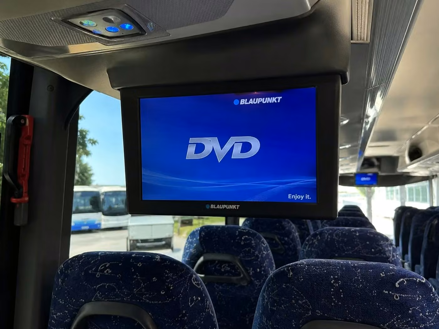 manhattan beach charter bus tv monitors