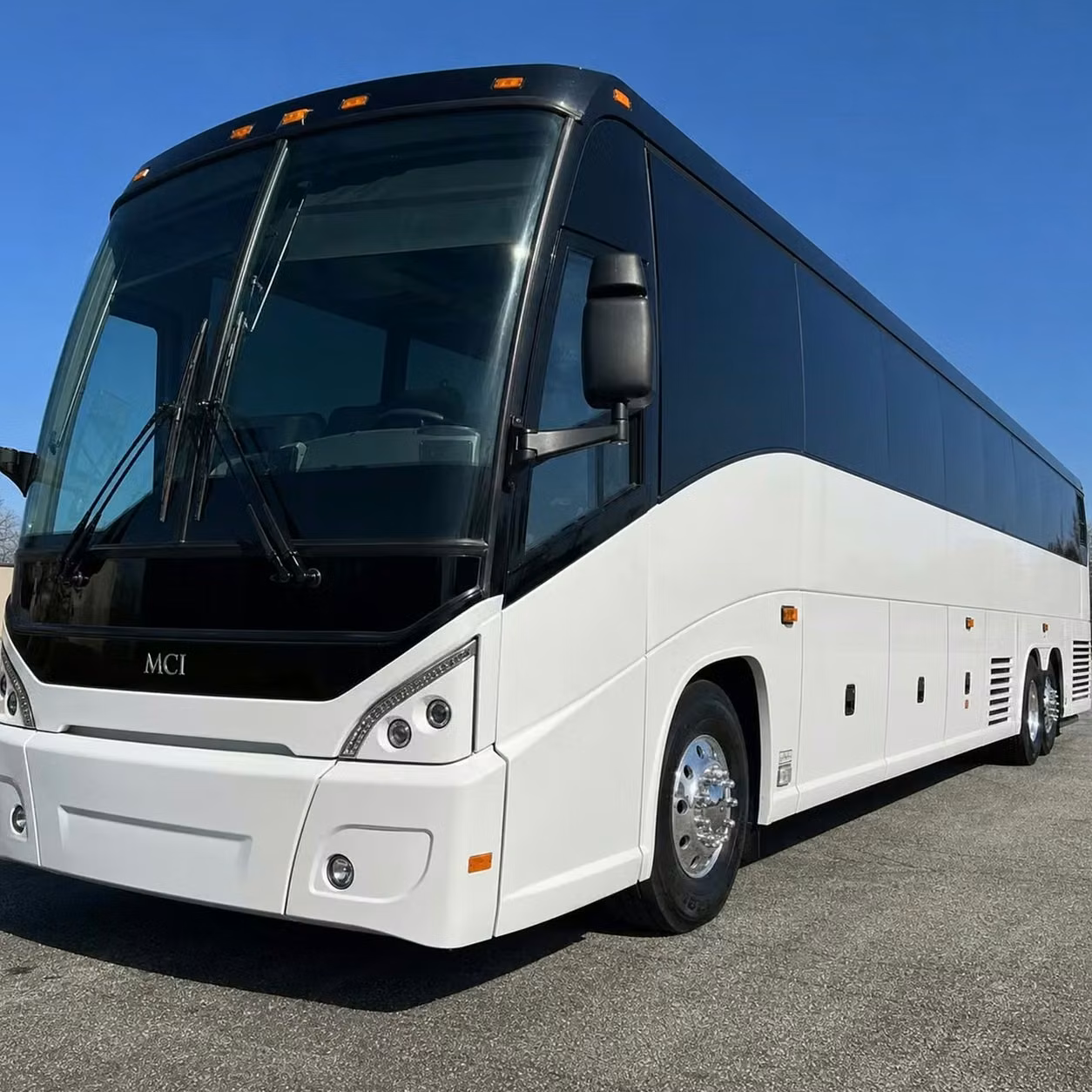 manhattan beach custom route shuttle bus rentals for airport employees