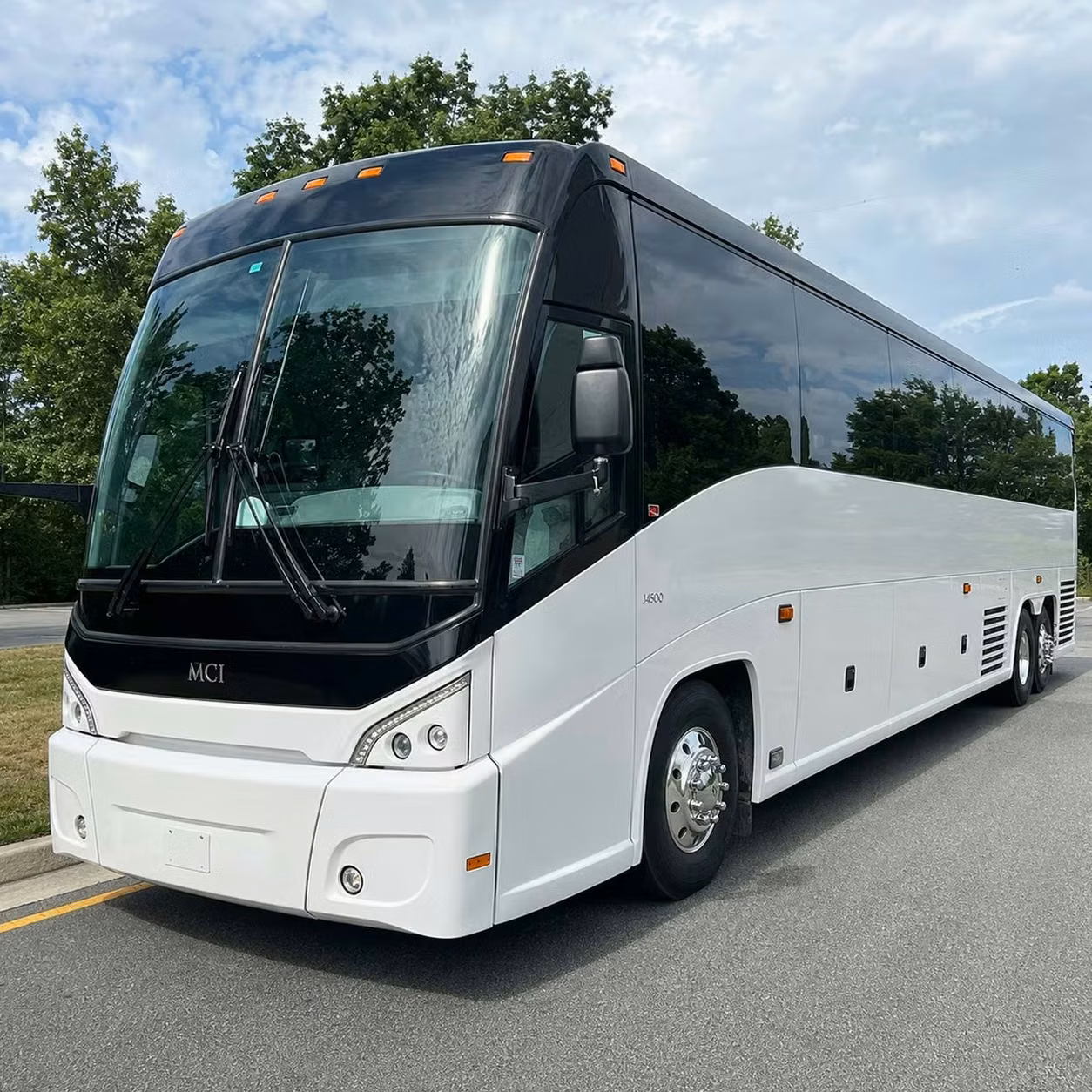 manhattan beach party buses and charter buses for concerts